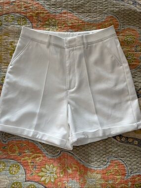 Lady Hagen White Tailored Bermuda Shorts Sz 8